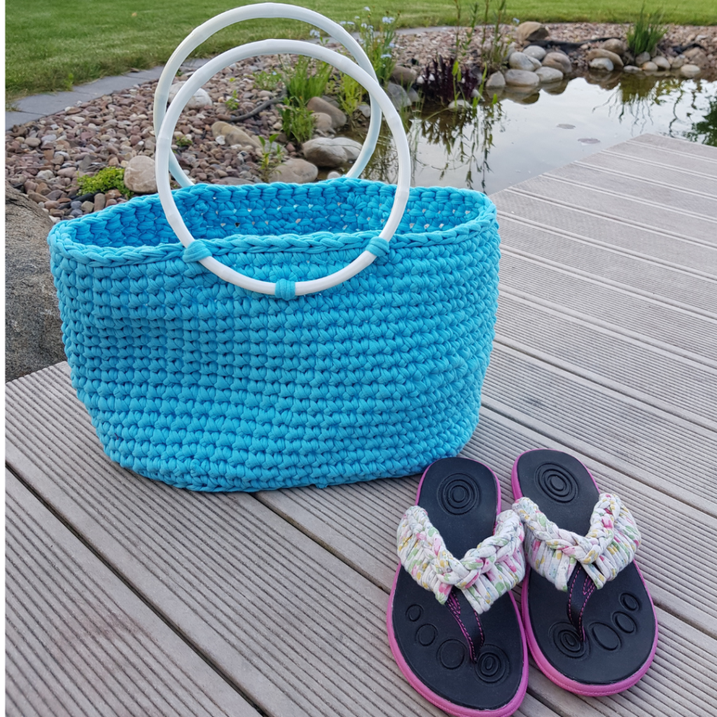 Strandtasche Mit Taschengriffen Aus Karlems Textilgarn H keln strandtasche-mit-taschengriffen-aus-karlems-textilgarn-h-keln
